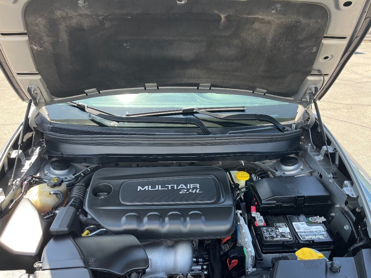 Used 2017 Jeep Cherokee Latitude FWD image 35