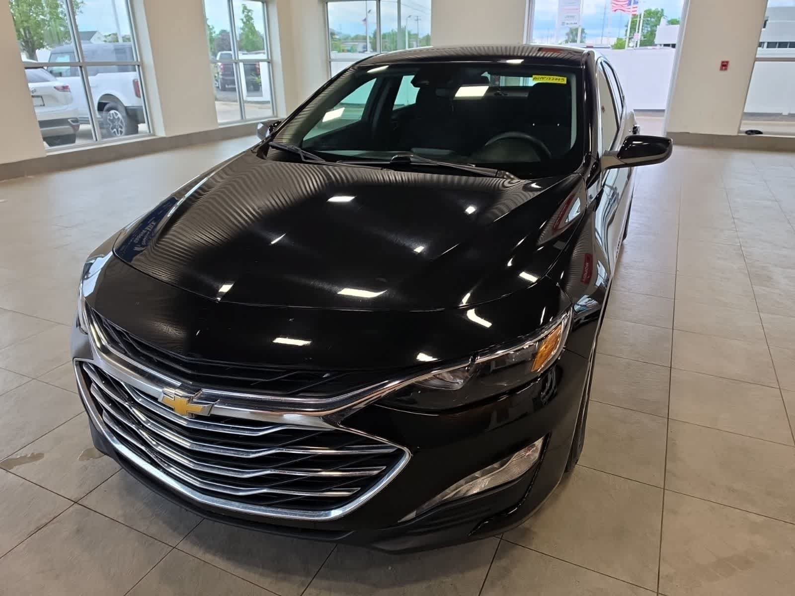 Used 2023 Chevrolet Malibu LT FWD image 2