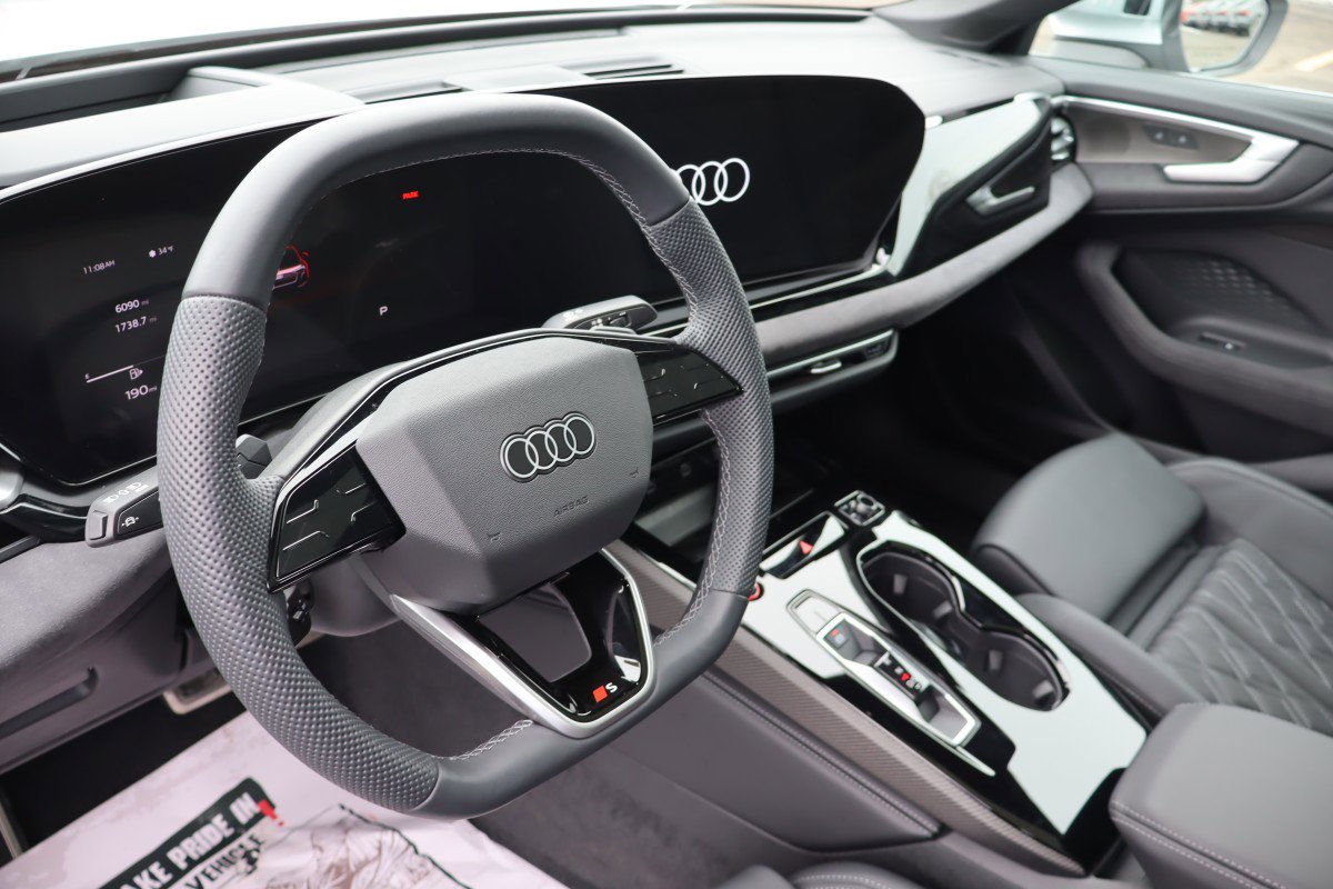 Used 2025 Audi S5 Premium Plus w/ Premium Plus Package image 9