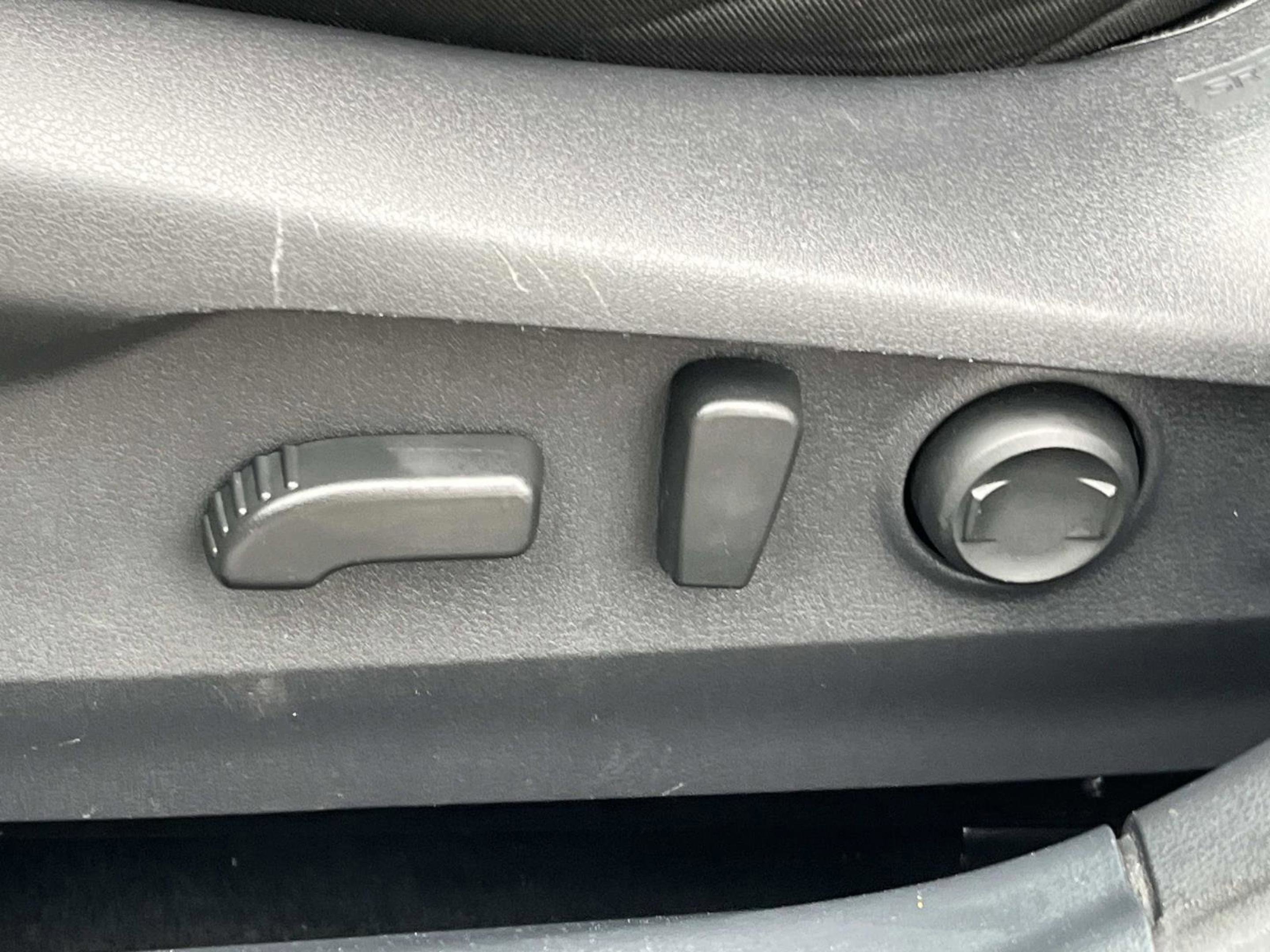 Used 2020 Subaru Outback Premium image 30