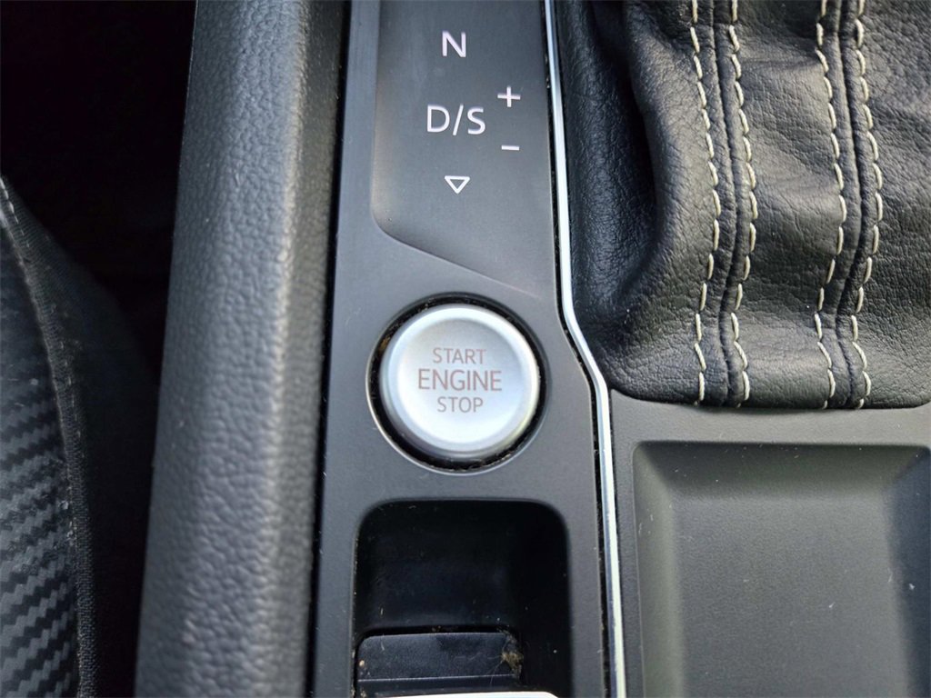 Used 2021 Volkswagen Atlas Cross Sport SE image 30