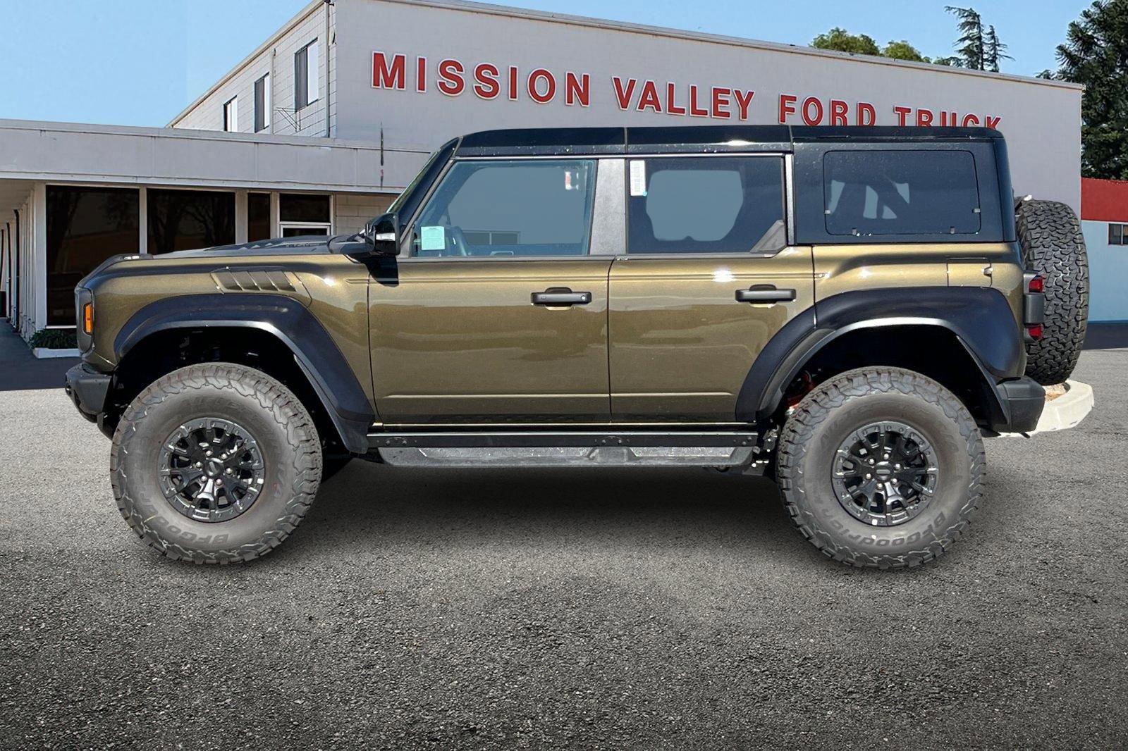 New 2025 Ford Bronco Raptor image 7