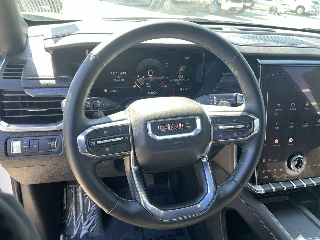 Used 2025 GMC Acadia Elevation image 11