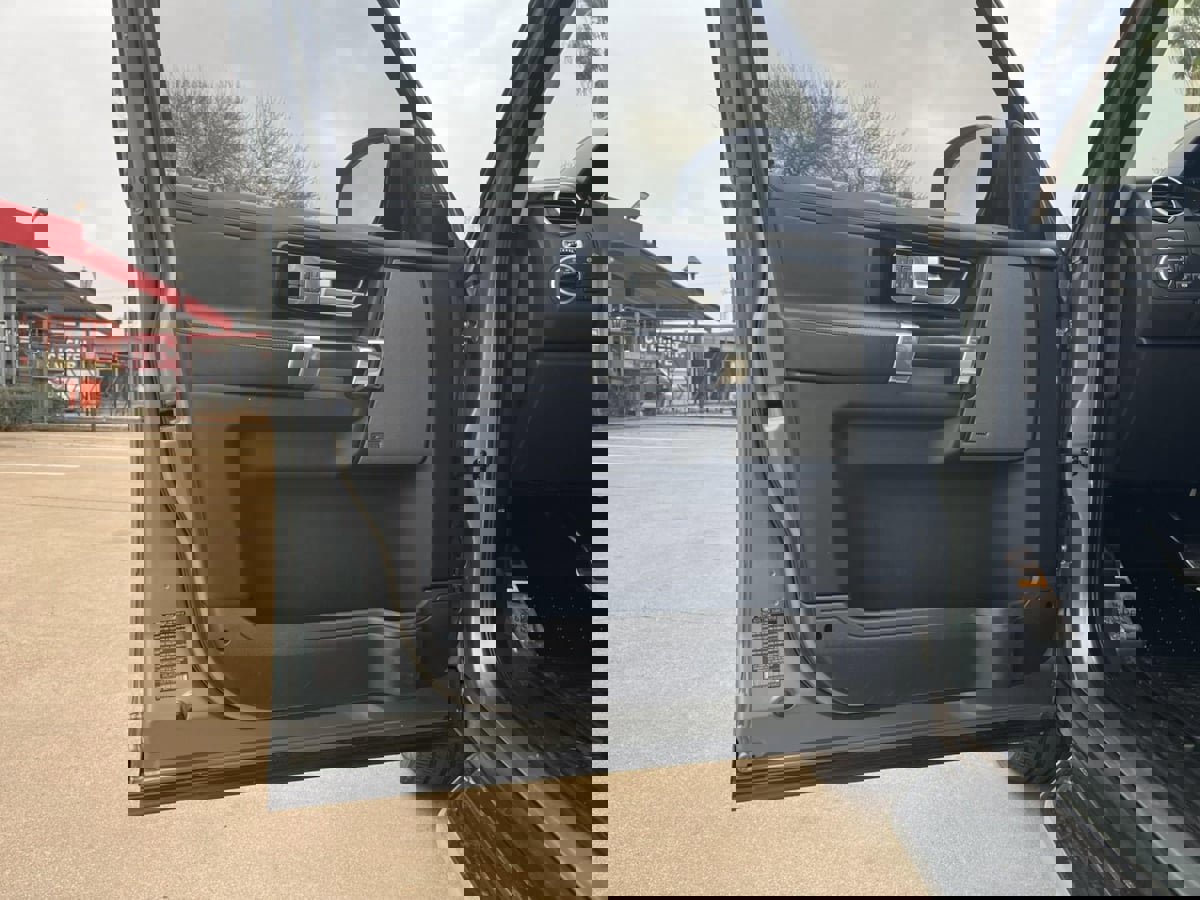 Used 2015 Land Rover LR4 HSE LUX image 12