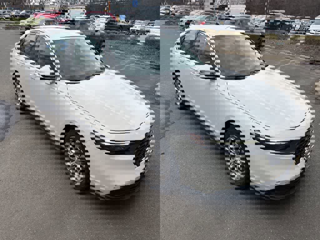 Certified 2023 Honda Accord LX image 9