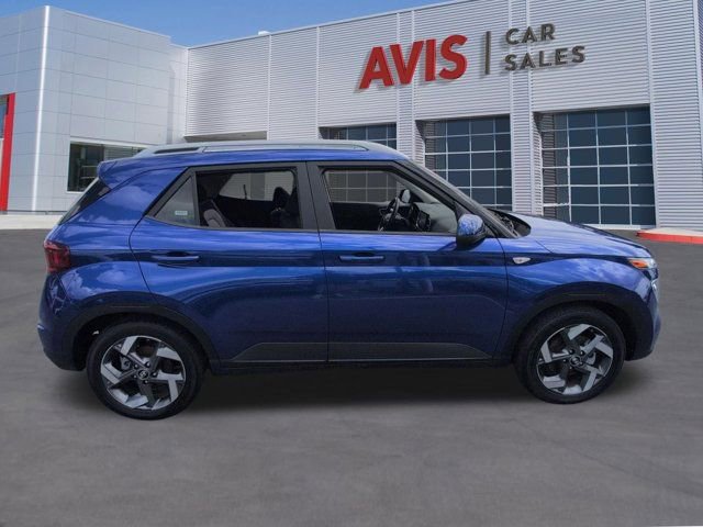 Used 2025 Hyundai Venue SEL FWD image 5