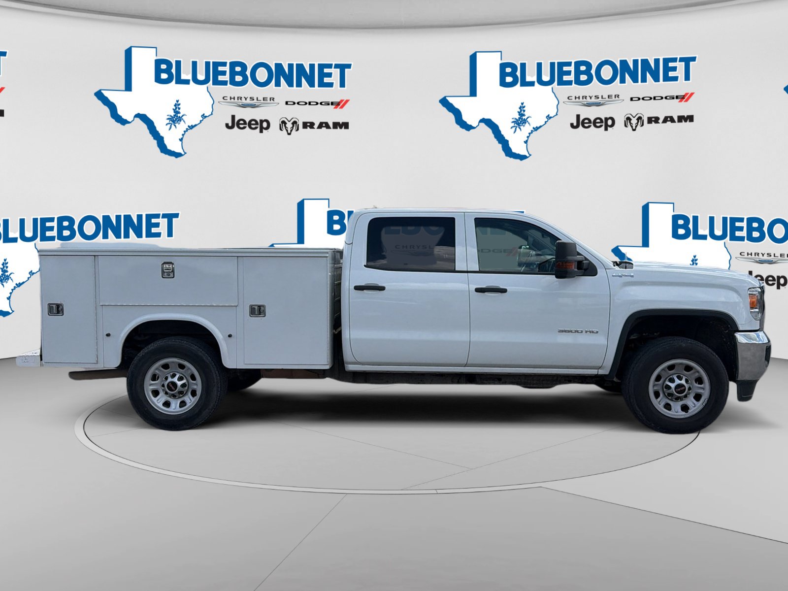 Used 2019 GMC Sierra 3500 4x4 Crew Cab w/ Sierra Convenience Package image 4