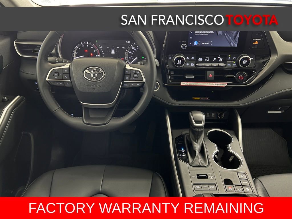 Certified 2025 Toyota Highlander XLE image 33