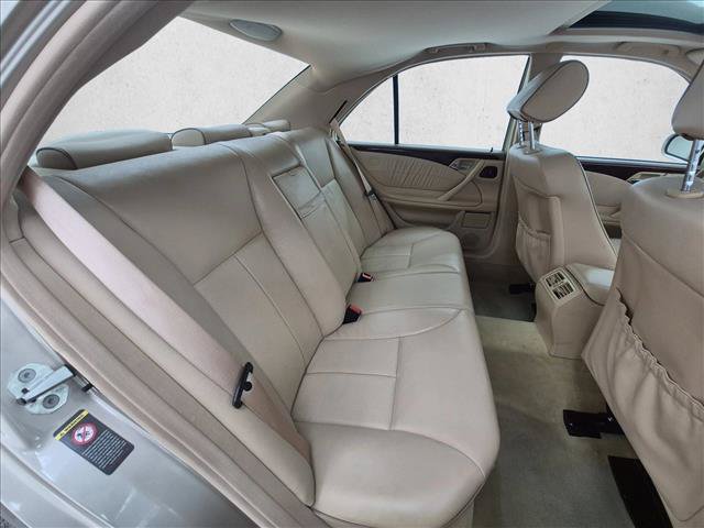 Used 2001 Mercedes-Benz E 320 Sedan image 22
