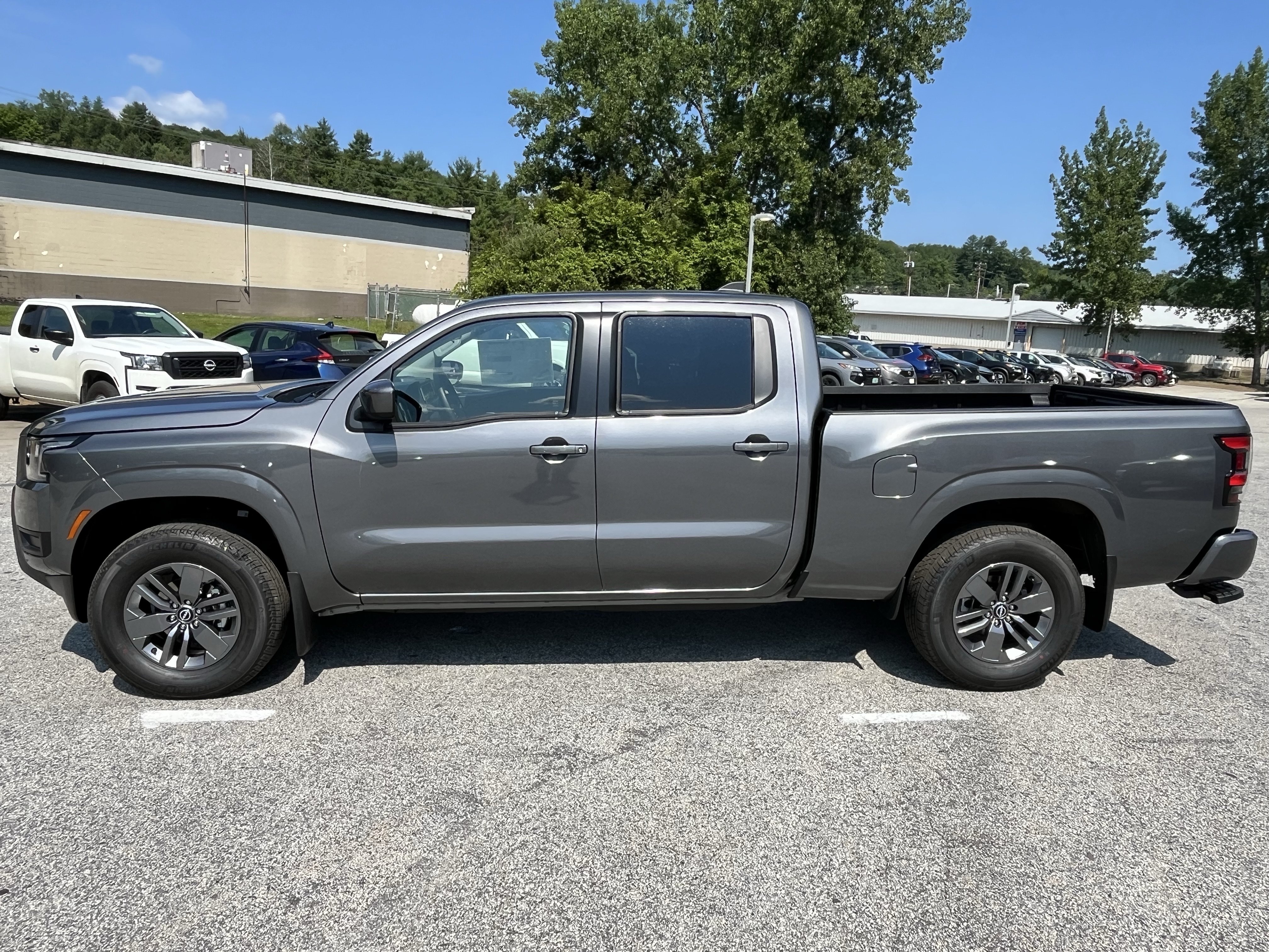 New 2026 Nissan Frontier SV w/ Tow Package AWD/4WD image 4