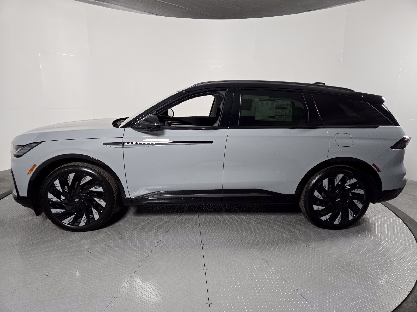 New 2026 Lincoln Nautilus Reserve AWD/4WD image 8