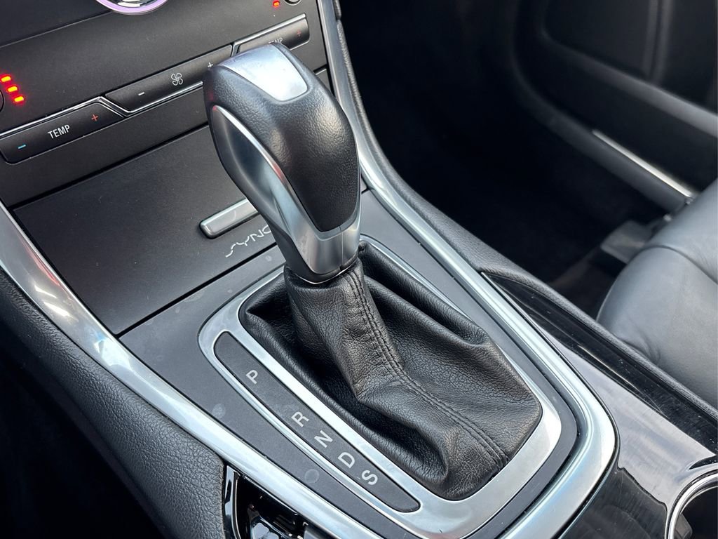 Used 2016 Ford Edge Titanium w/ Technology Package image 37