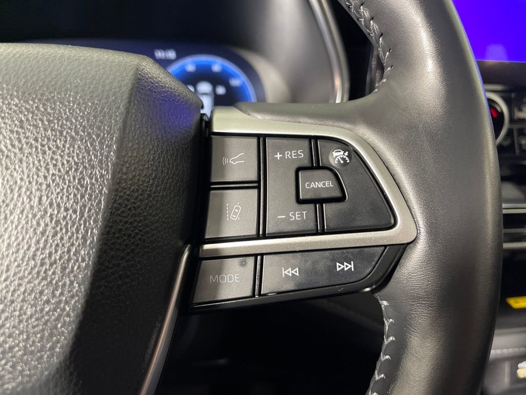 Used 2024 Toyota Highlander Platinum AWD/4WD image 27