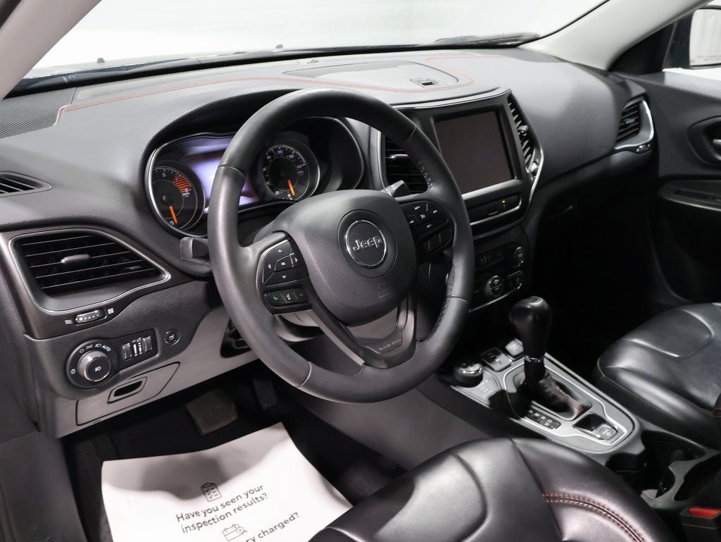 Used 2022 Jeep Cherokee Trailhawk w/ Comfort/Convenience Group image 14