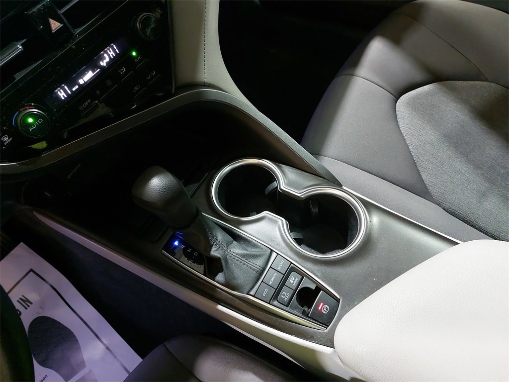 Used 2022 Toyota Camry LE image 23