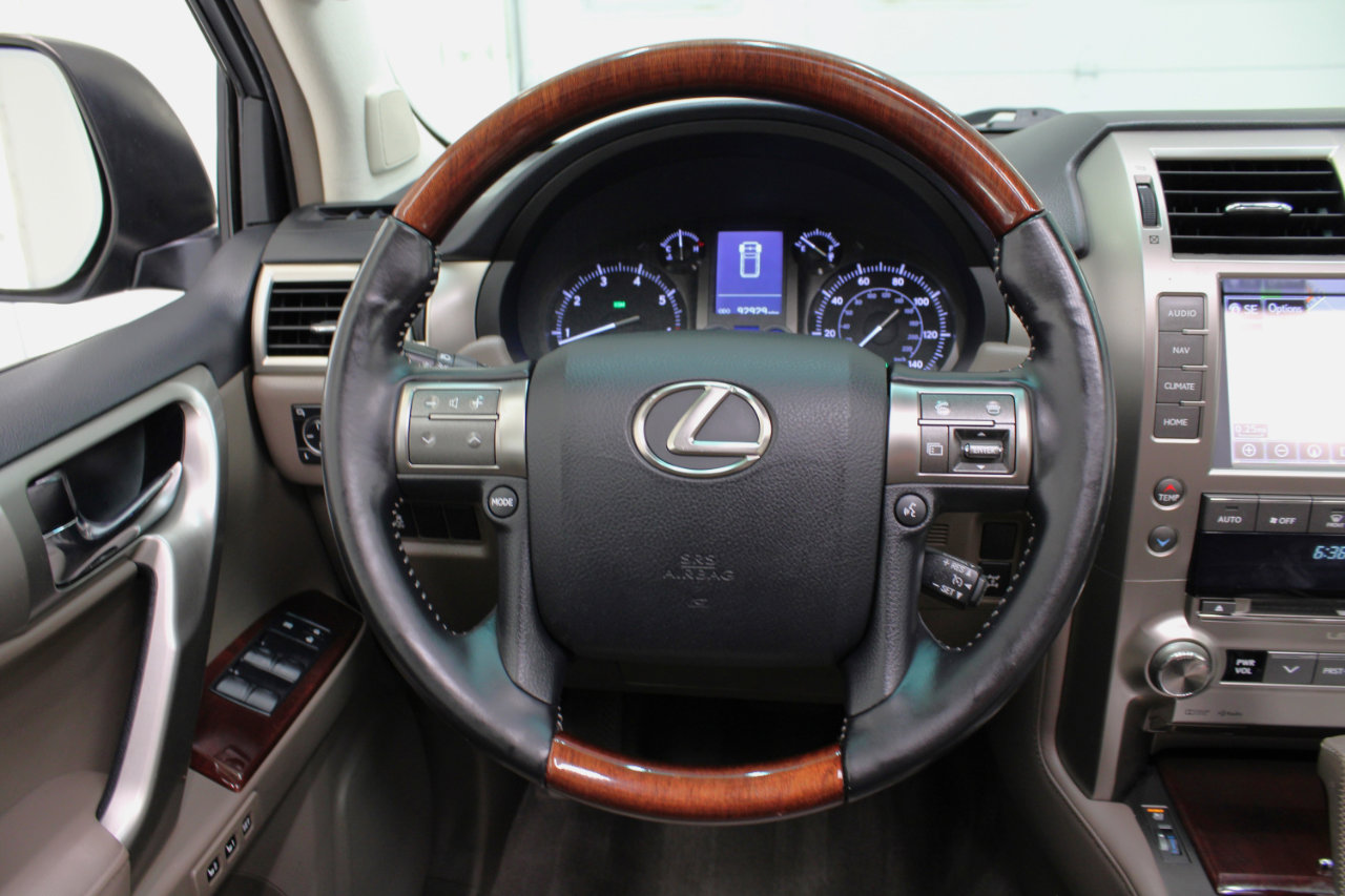 Used 2016 Lexus GX 460 w/ Premium Package image 59