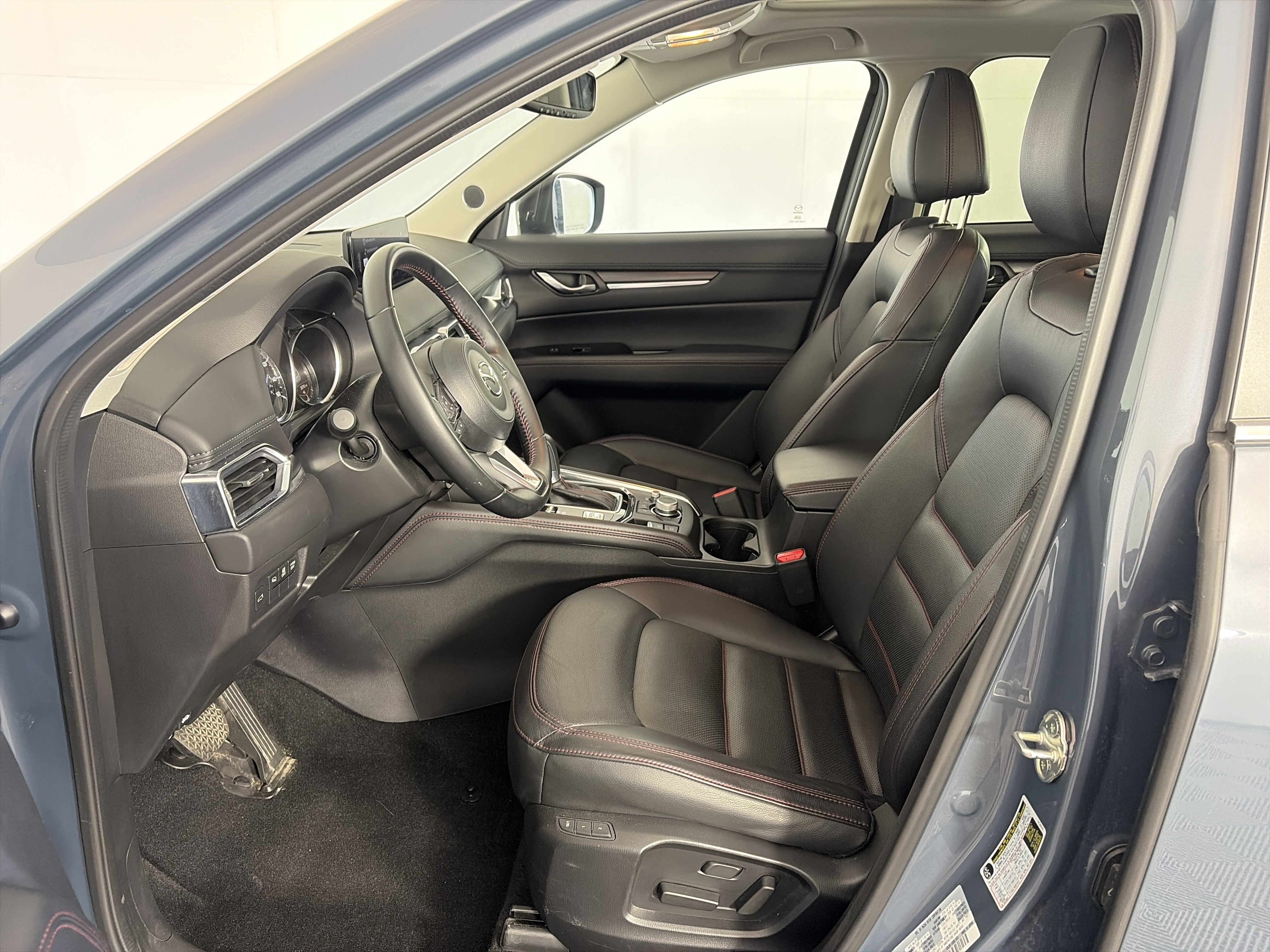 Used 2025 MAZDA CX-5 Carbon Edition AWD/4WD image 6