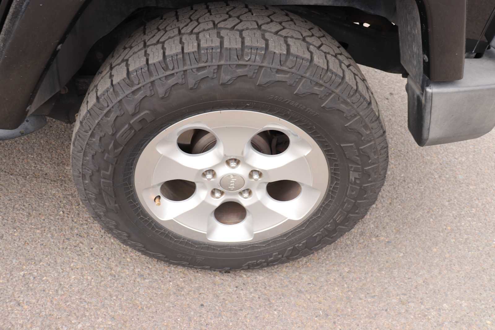 Used 2015 Jeep Wrangler Unlimited Sahara AWD/4WD image 9