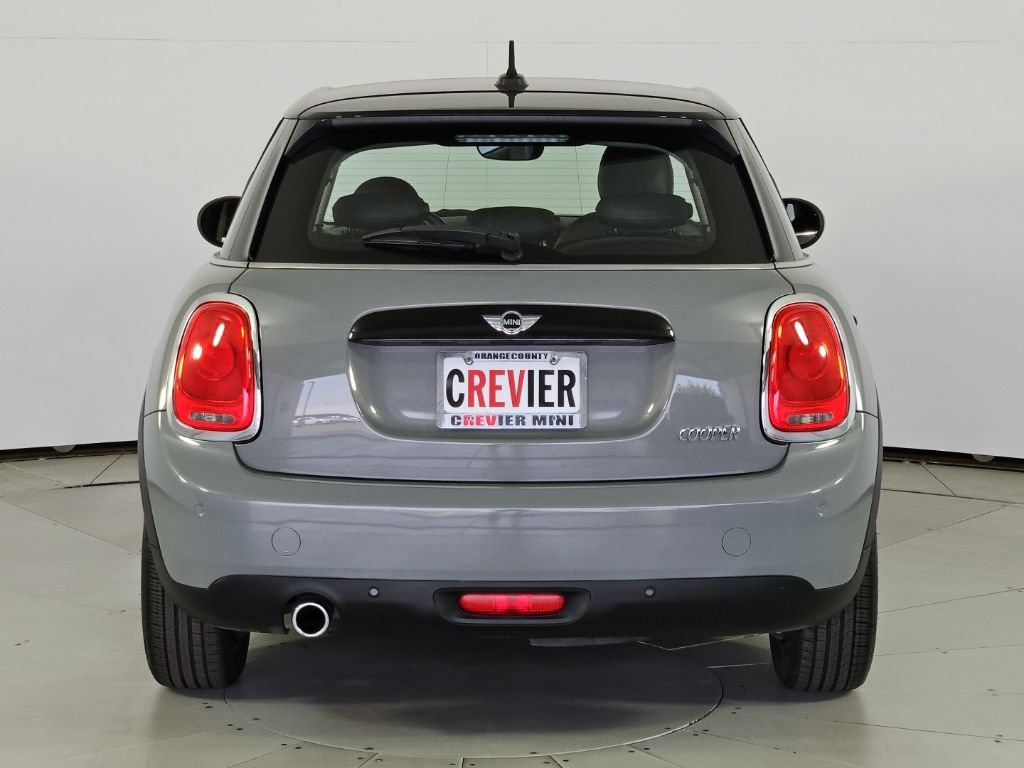 Used 2017 MINI Cooper 4-Door Hardtop FWD image 8