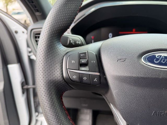 Used 2025 Ford Escape ST-Line image 10
