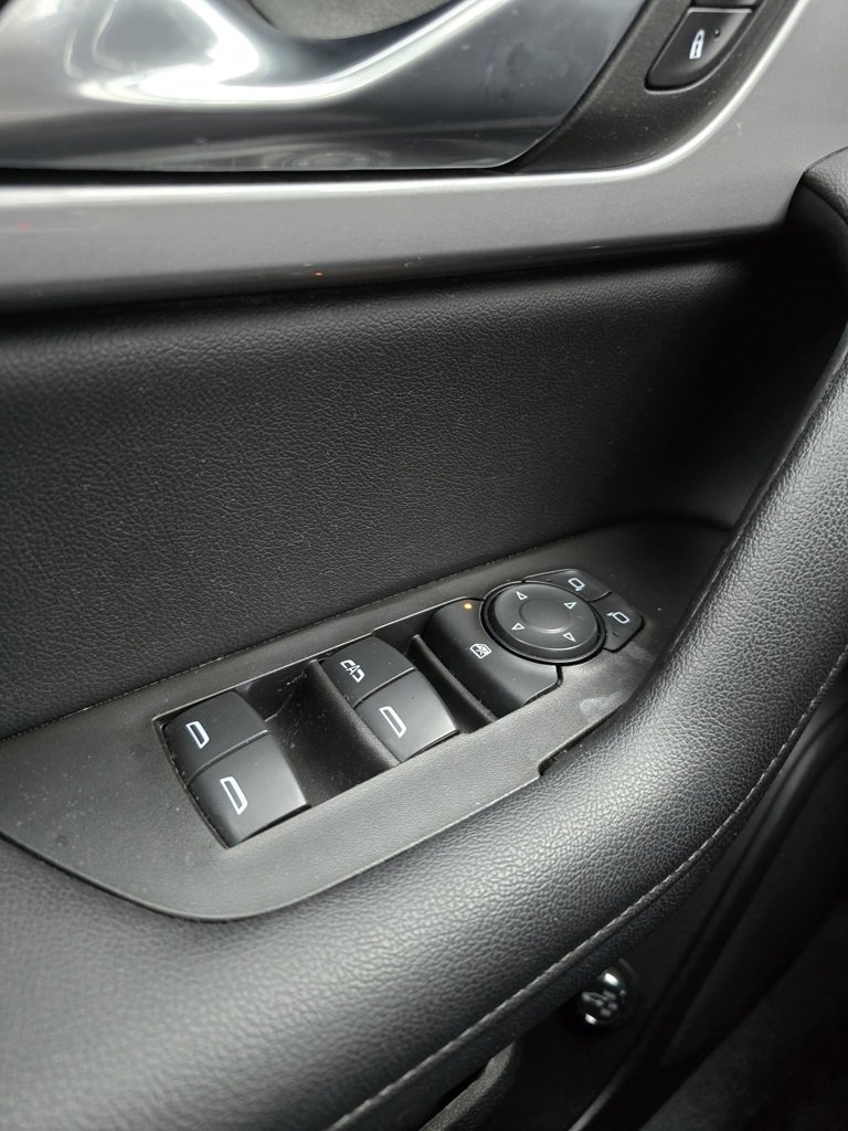 Used 2022 Chevrolet Blazer LT w/ Redline Edition image 17