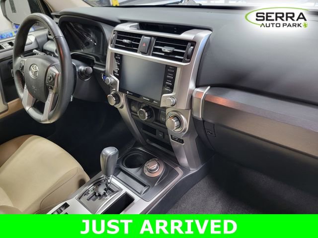 Used 2020 Toyota 4Runner SR5 Premium w/ Moonroof Package AWD/4WD image 17