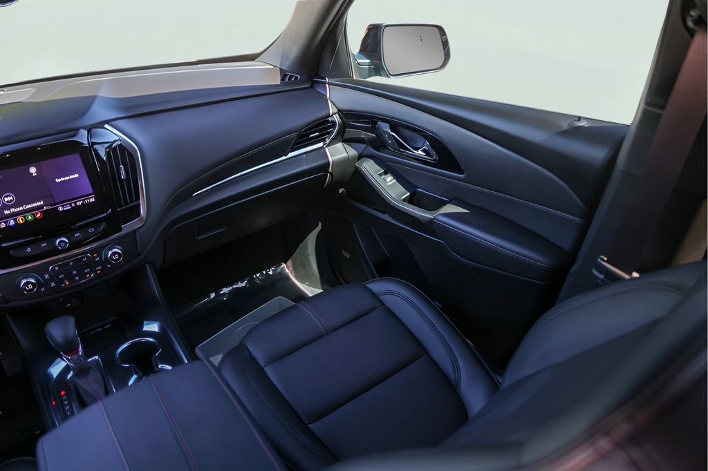 Used 2023 Chevrolet Traverse RS FWD image 30