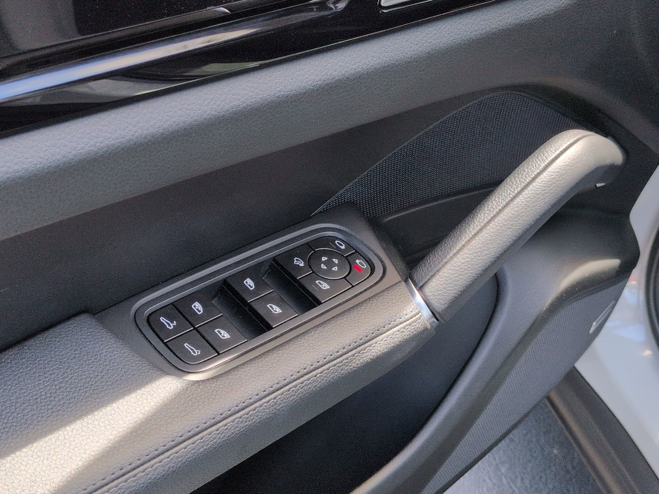 Used 2022 Porsche Cayenne Coupe AWD/4WD image 15