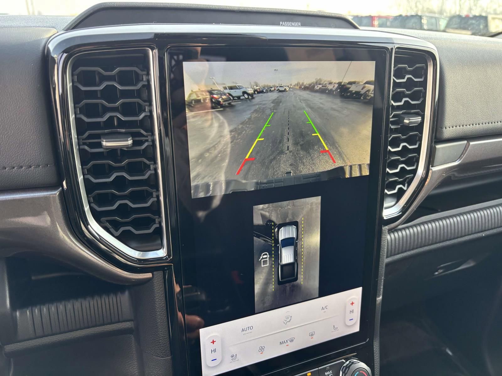 New 2025 Ford Ranger Lariat w/ Black Appearance Package image 19