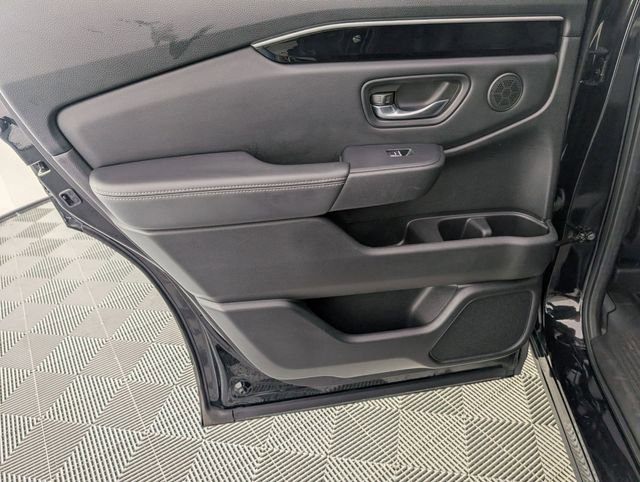 Used 2023 Honda Pilot Touring image 31