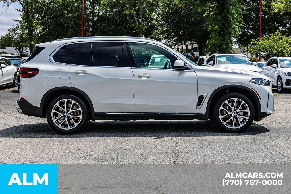 Used 2025 BMW X5 xDrive50e AWD/4WD image 9