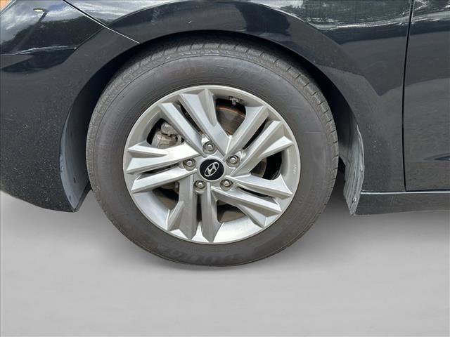 Used 2020 Hyundai Elantra SEL image 29