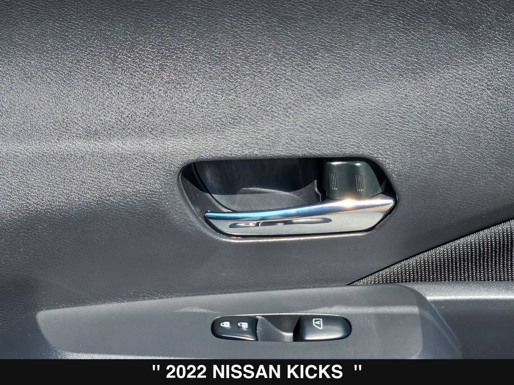Used 2022 Nissan Kicks SV FWD image 32