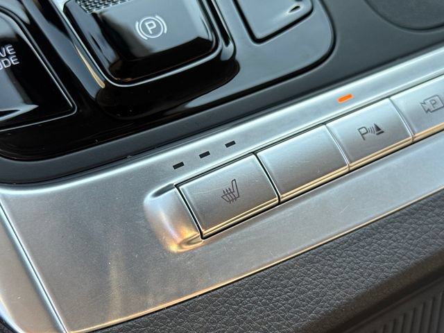 Certified 2026 Kia Carnival EX FWD image 22