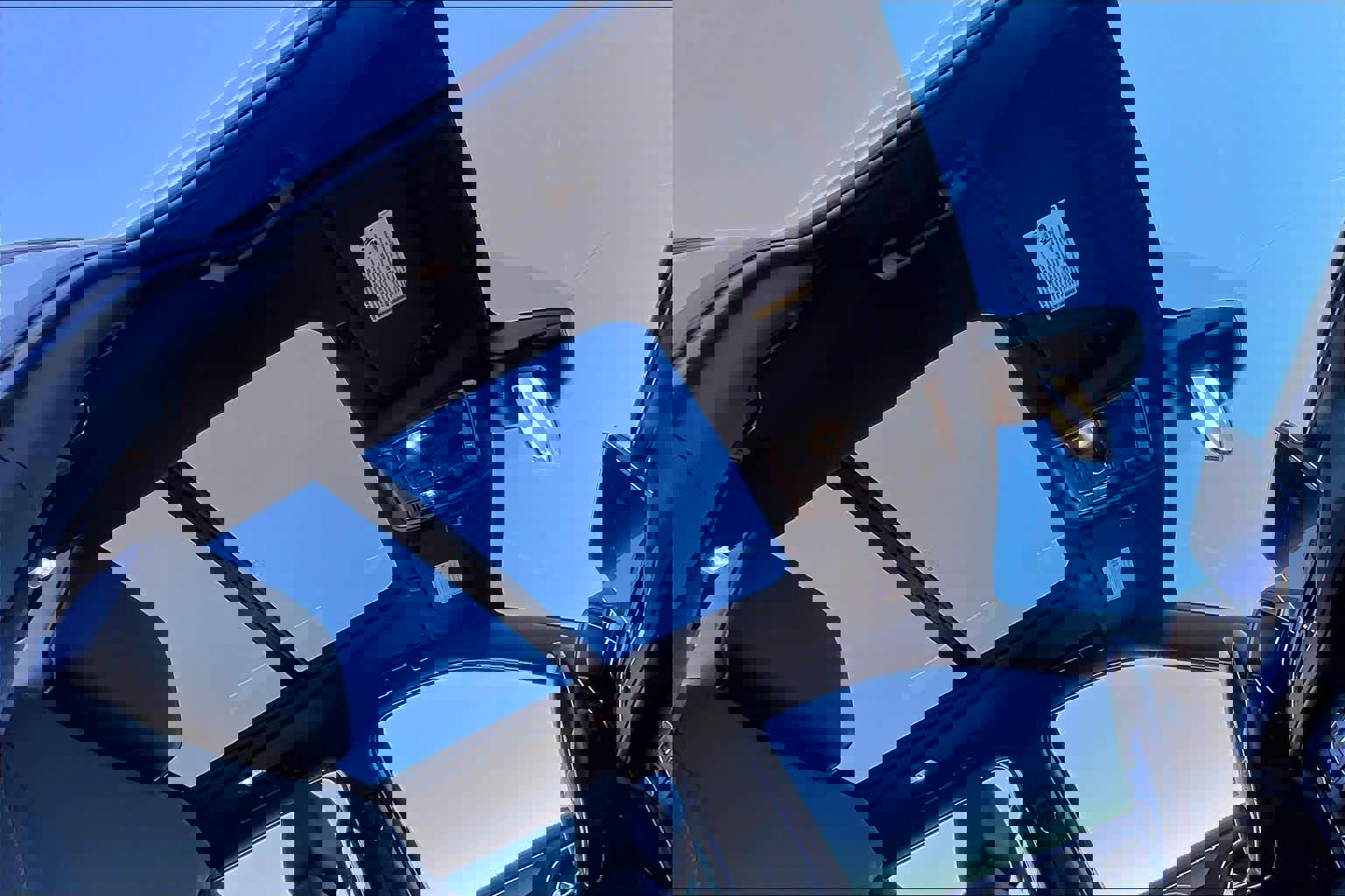 Used 2023 Chevrolet Suburban LT w/ Luxury Package image 13