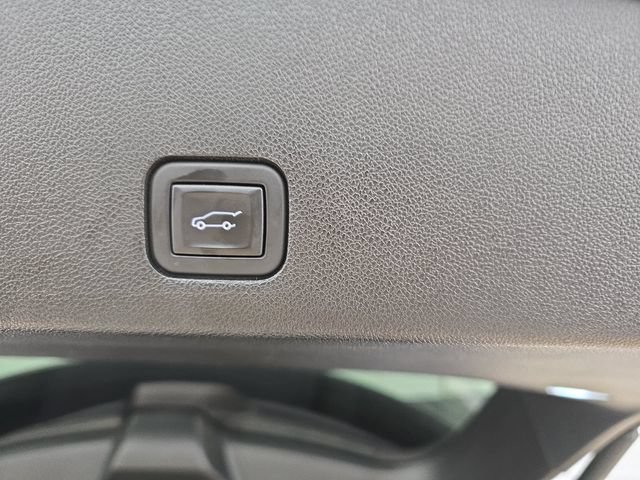Used 2023 Cadillac XT6 Premium Luxury w/ LPO, Floor Liner Package FWD image 34