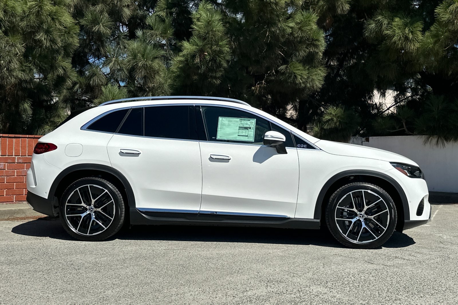 New 2027 Mercedes-Benz EQE 320 4MATIC SUV image 3