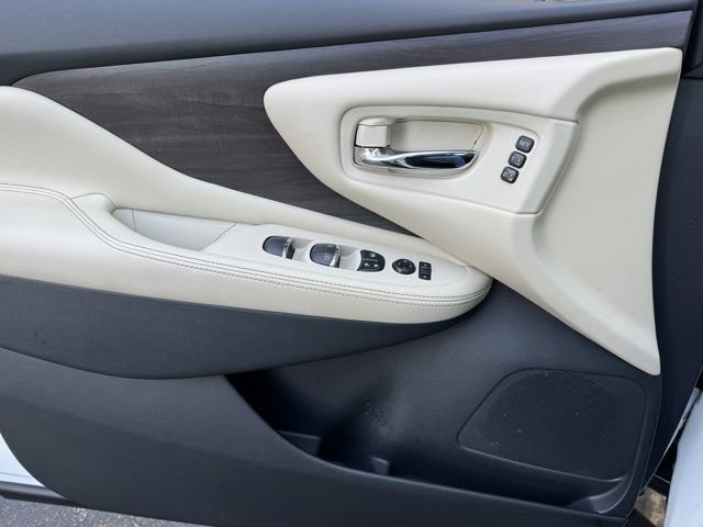 Used 2024 Nissan Murano Platinum w/ Cargo Package AWD/4WD image 9
