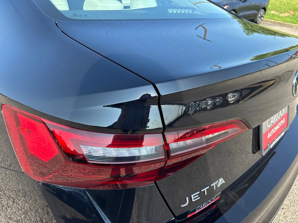 Used 2024 Volkswagen Jetta SE w/ Panoramic Sunroof Package FWD image 12