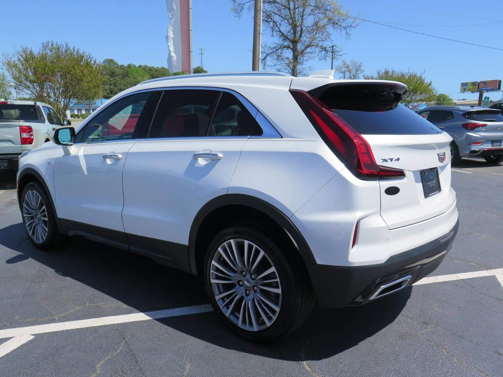 Certified 2024 Cadillac XT4 Premium Luxury image 7