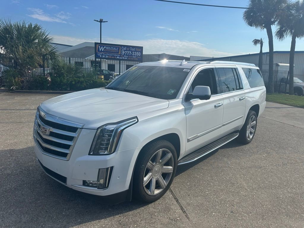 Used 2019 Cadillac Escalade ESV Luxury image 2