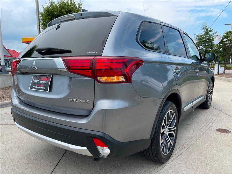 Used 2017 Mitsubishi Outlander ES AWD/4WD image 61
