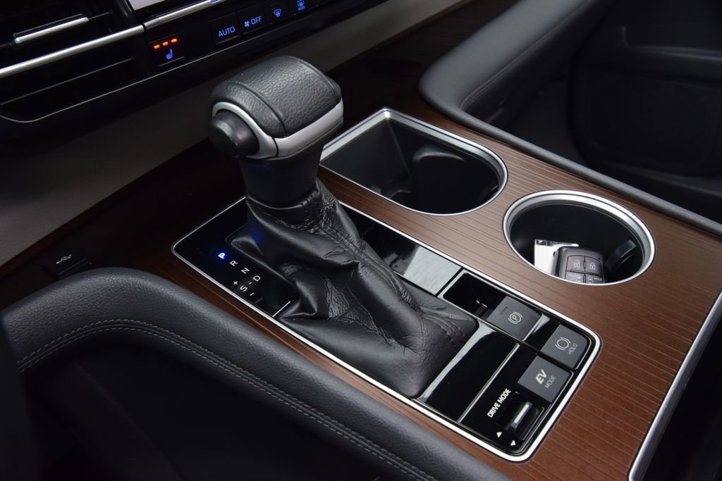 Used 2021 Toyota Sienna XLE image 27