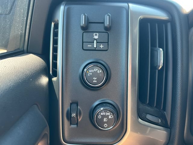 Used 2017 Chevrolet Silverado 1500 LT w/ All Star Edition AWD/4WD image 28