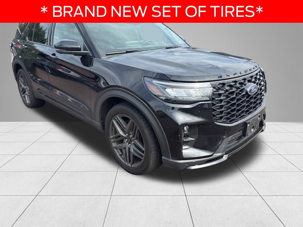 Used 2025 Ford Explorer ST w/ Sun And Sound Package AWD/4WD image 3