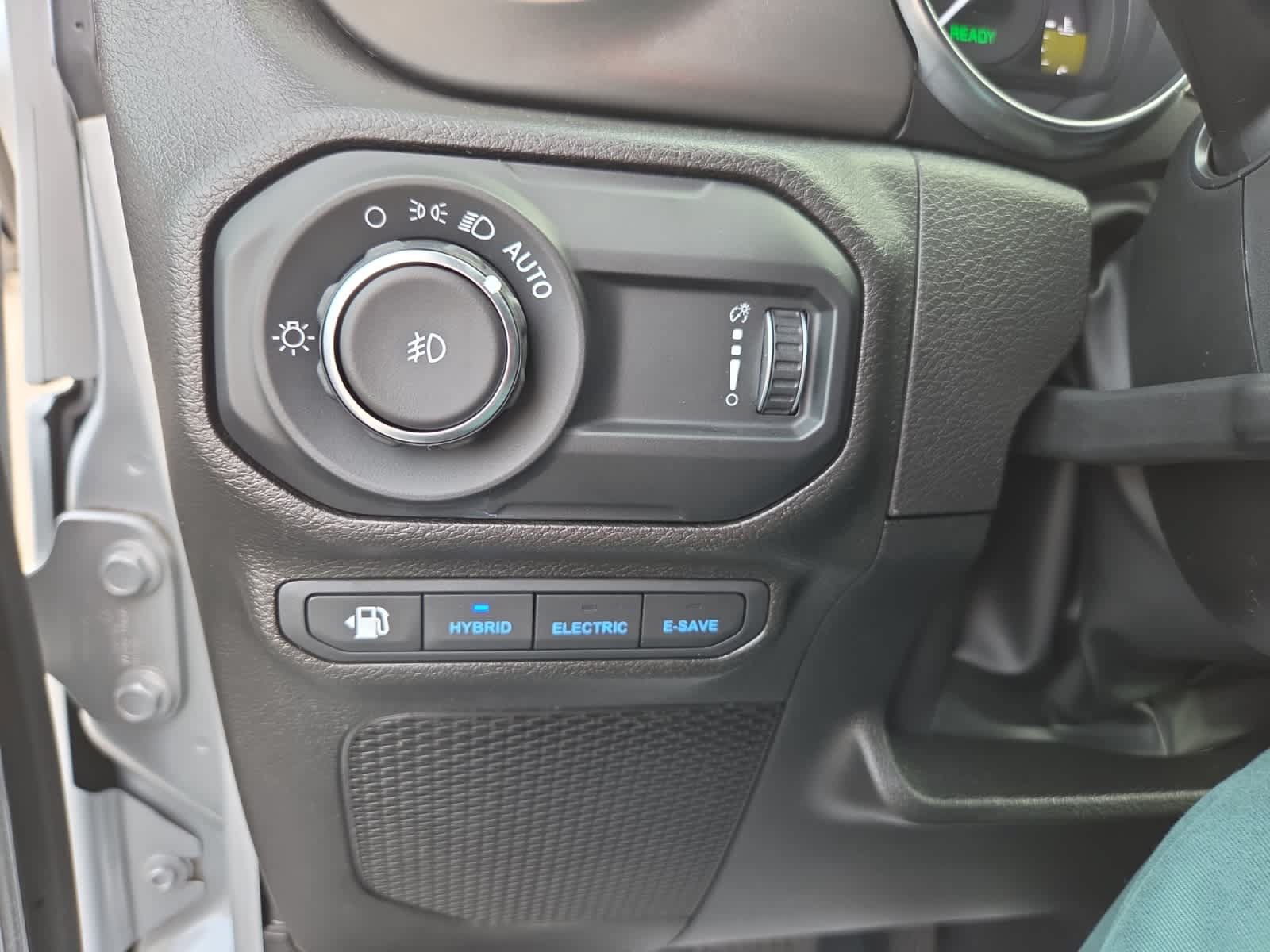 Used 2023 Jeep Wrangler Unlimited w/ Sun & Screen Package AWD/4WD image 23