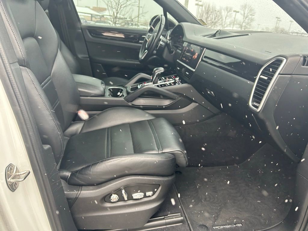 Used 2021 Porsche Cayenne E-Hybrid image 31