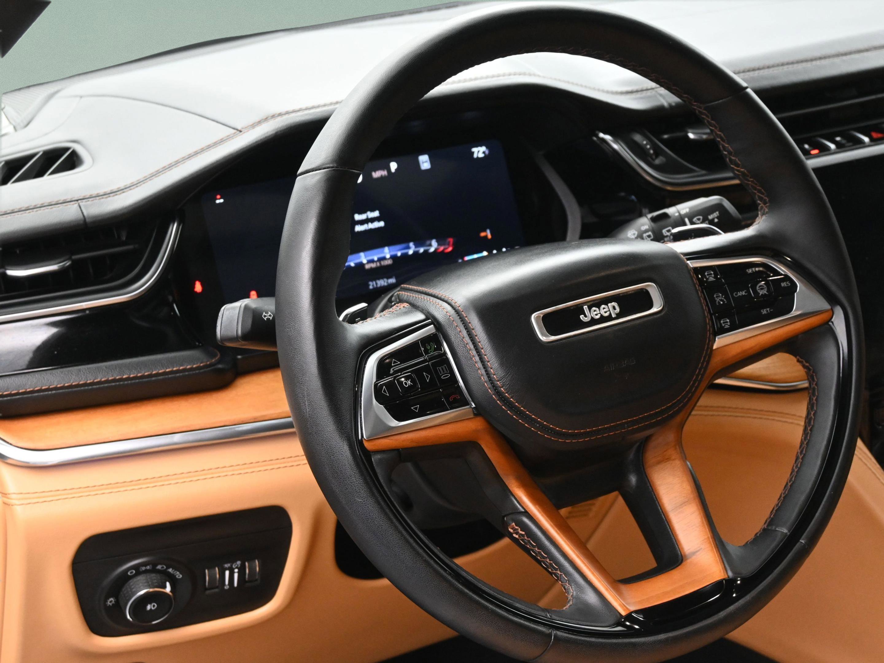 Used 2024 Jeep Grand Cherokee L Summit image 19