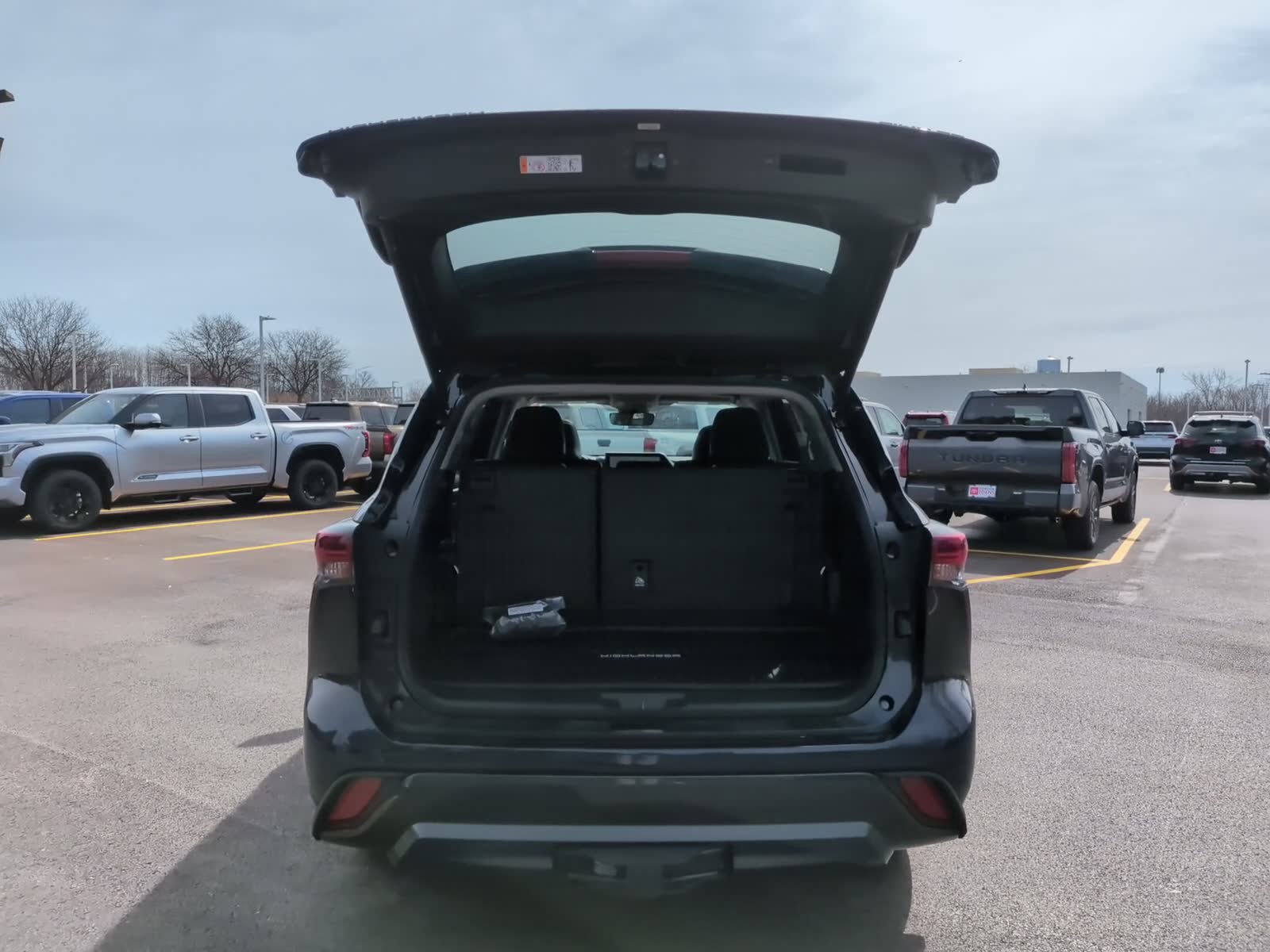 New 2026 Toyota Highlander Limited image 12