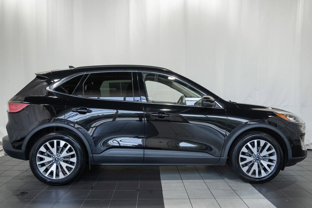 Used 2020 Ford Escape Titanium AWD/4WD image 3